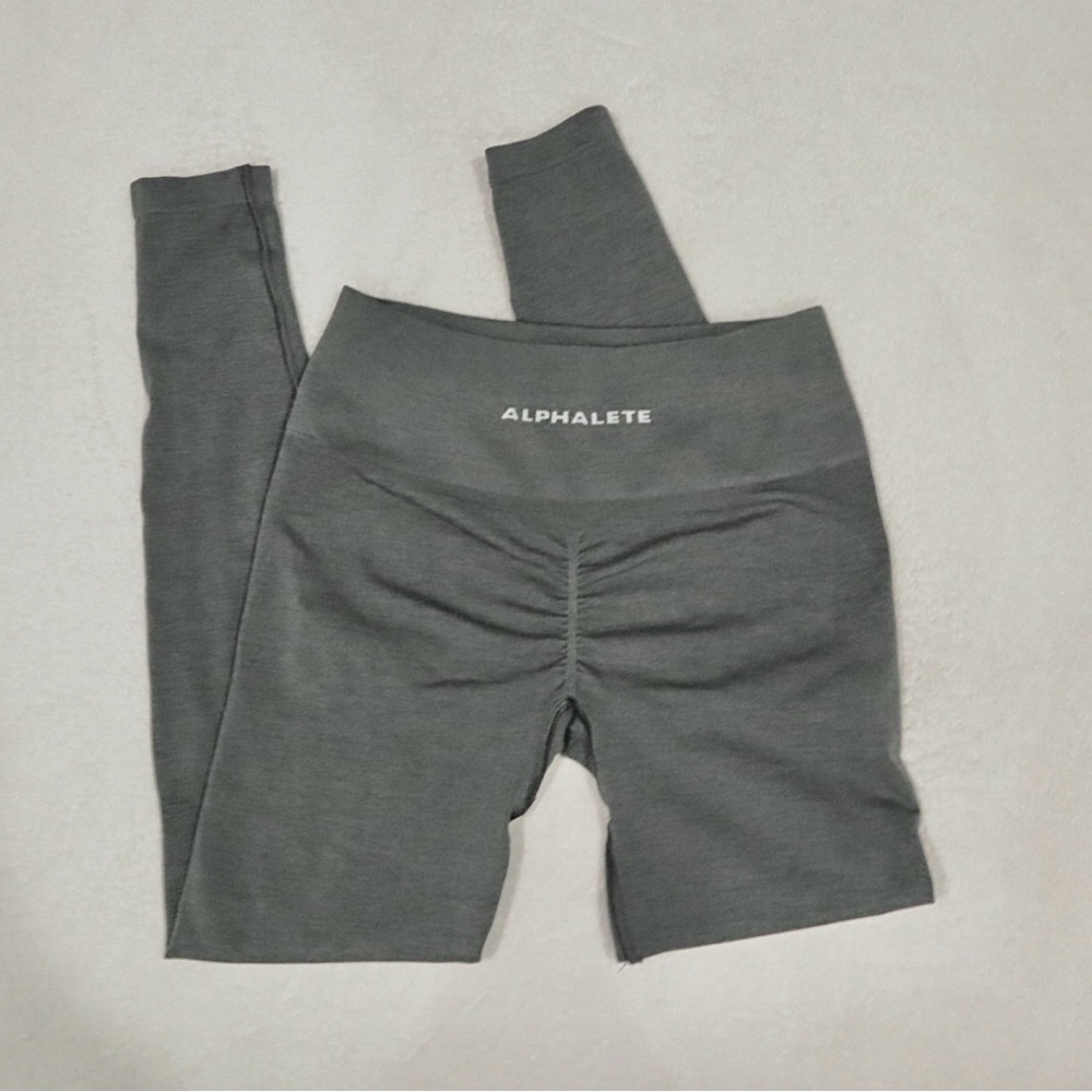 Alphalete Amplify Leggings Smoke size Medium